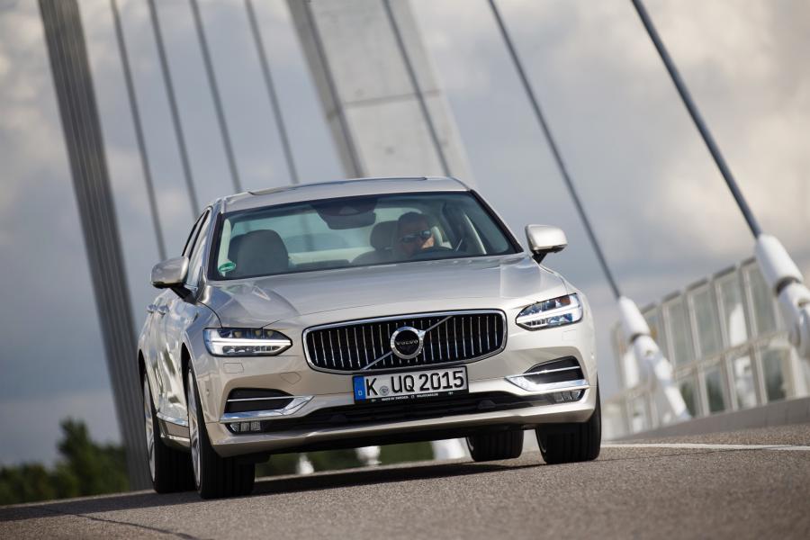  Volvo S90 D5 Inscription 2016 года  (фото 3 из 12)